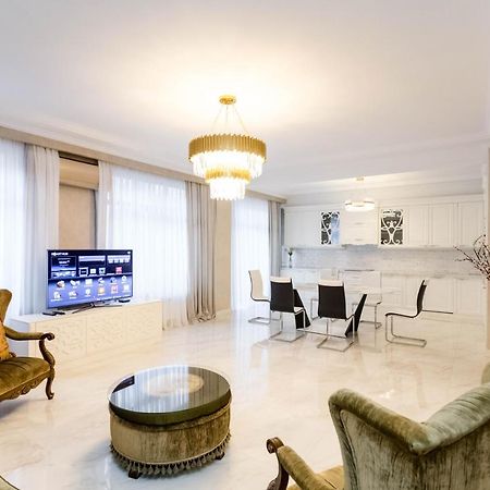 The Grand Apartment Tbilisi Exteriör bild